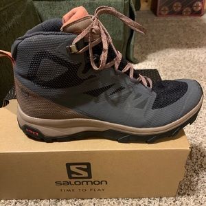 Salomon Outline Mid Gortex Hiking Boots